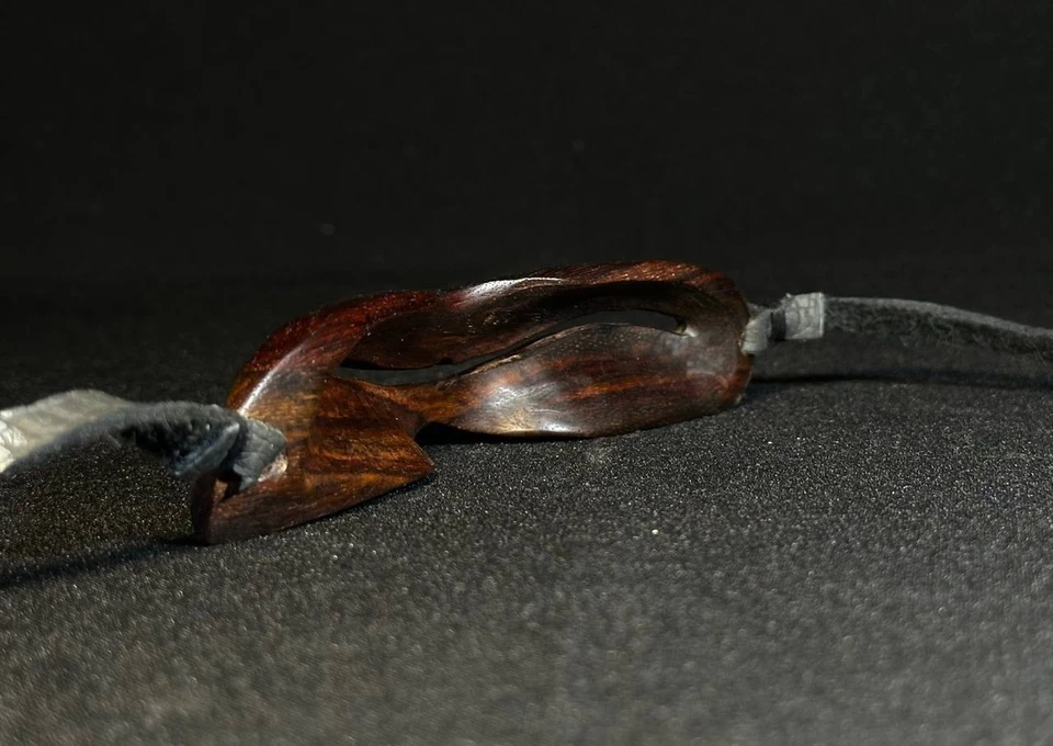 因纽特人尤皮克爱斯基摩雪地护目镜手工复制品-木制收藏品艺术 — 第 2/4 张图片