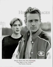 Press Photo Devon Sawa and John Schneider in "The Night of the Twisters"