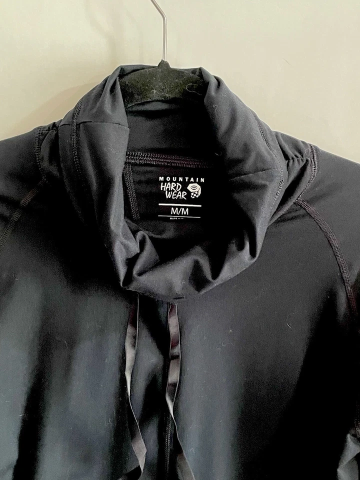 Túnica Mountain Hard Wear tamanho M preta Wick.Q  - Imagem 2 de 4