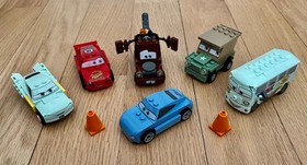 Complete 2011 Lego Cars 2  Flo's V8 Cafe Set #8487