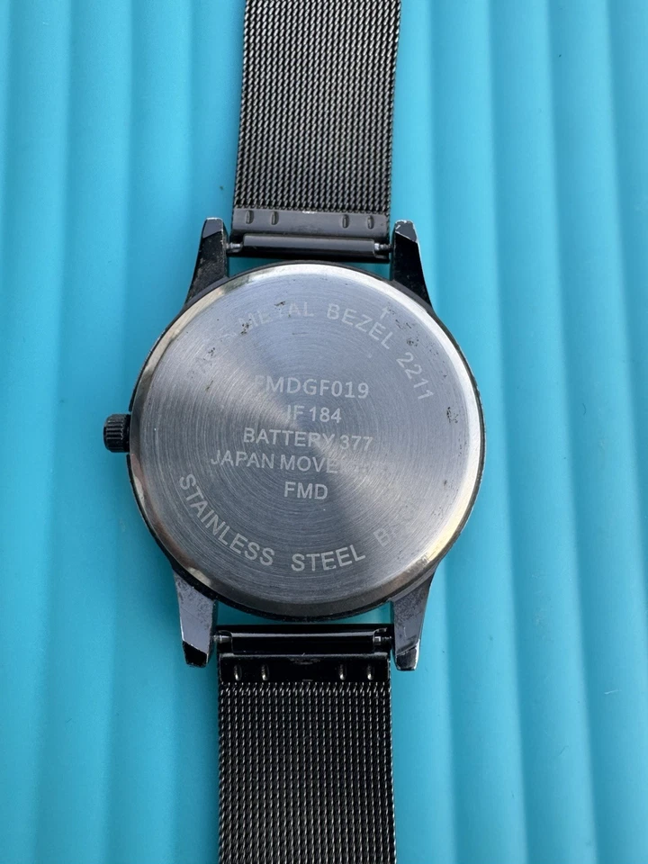 Reloj de pulsera simple para hombre simple ultrafino de moda impermeable Foto 3 de 4