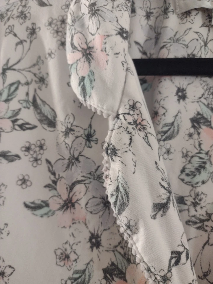 Conjunto de 2 pantalones y pijamas de algodón súper suave estampado floral detalles rosas talla L Foto 4 de 4