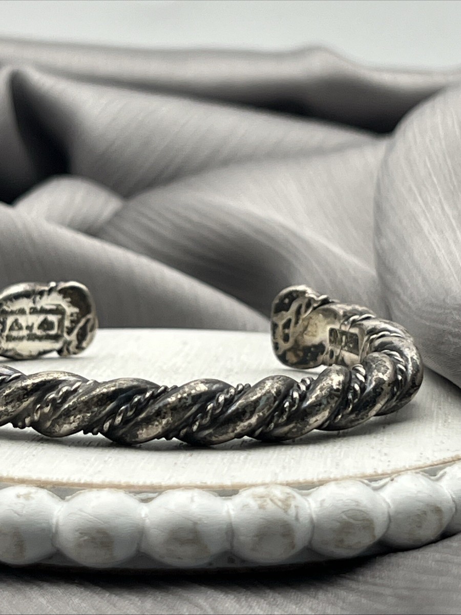 218 Gram Heavy Lizard Detailed Native American Sterling Silver Bracelet 218 Gram Heavy Lizard Detailed Native American Sterling Silver Bracelet