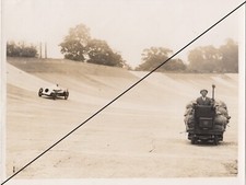 PHOTO 21.5cmx 16.5cm  BROOKLANDS Car verses Royal Mail Truck  Race #eph 26