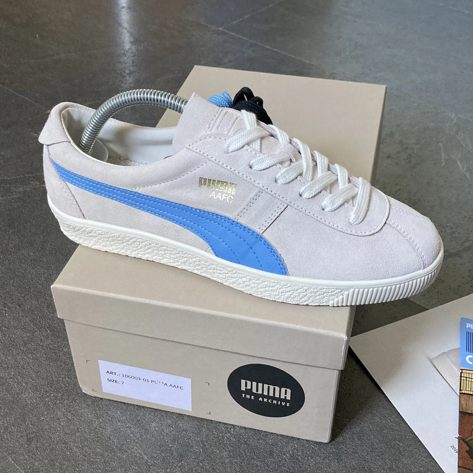 PUMA AAFC Edizione Limitata UK7 Man City Rara MCFC Bianco Blu Solo 125 Paia Uscite