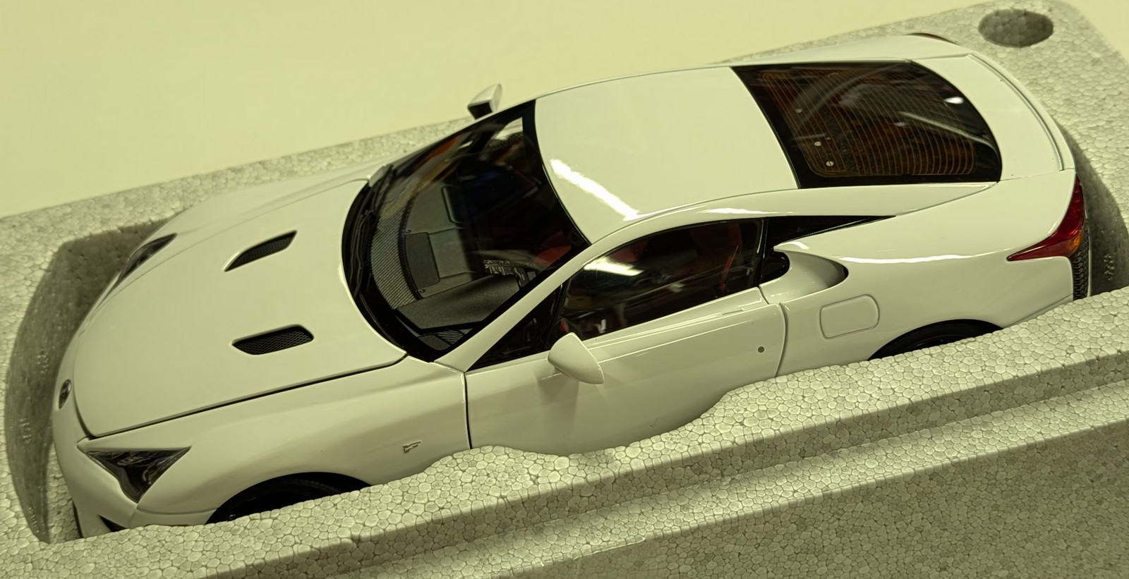 AUTOart Lexus LFA Whitest White 78831