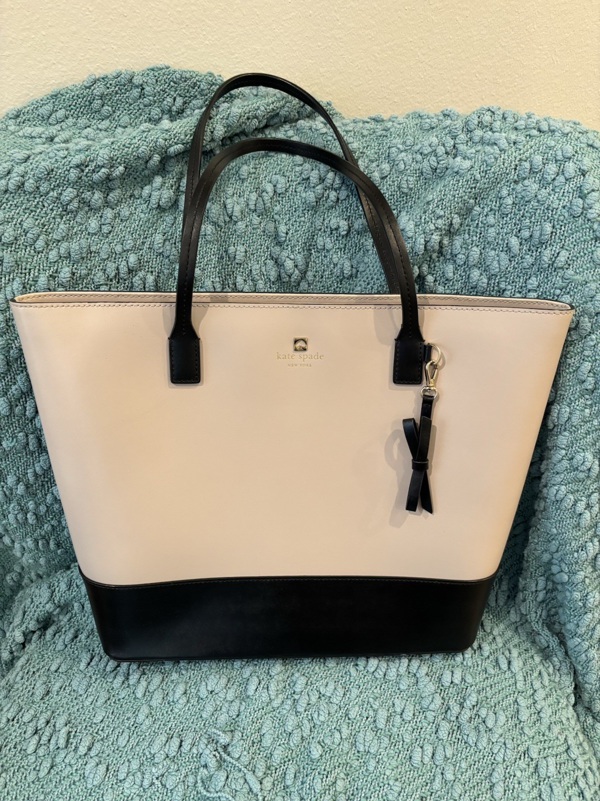 Kate Spade Large Leather Tote Bag EUC Beige and Black Color Block