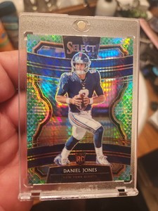 2019 Panini Select - Concourse Daniel Jones #16 Dragon Scale Prizm /88 (RC)