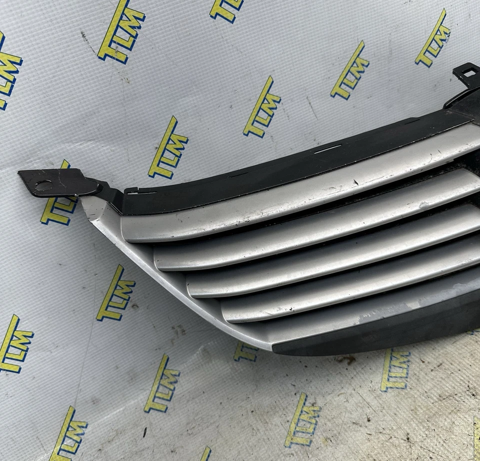 05-08 Acura RL Parrilla Parachoques Delantero Centro 2005 2006 2007 2008 Parrilla Negra OEM Foto 2 de 4