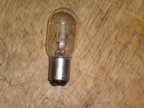 Sewing Machine Light Bulbs Push In Turn & Lock (2 Bulbs) 15W - 110/120V - Picture 3 of 4