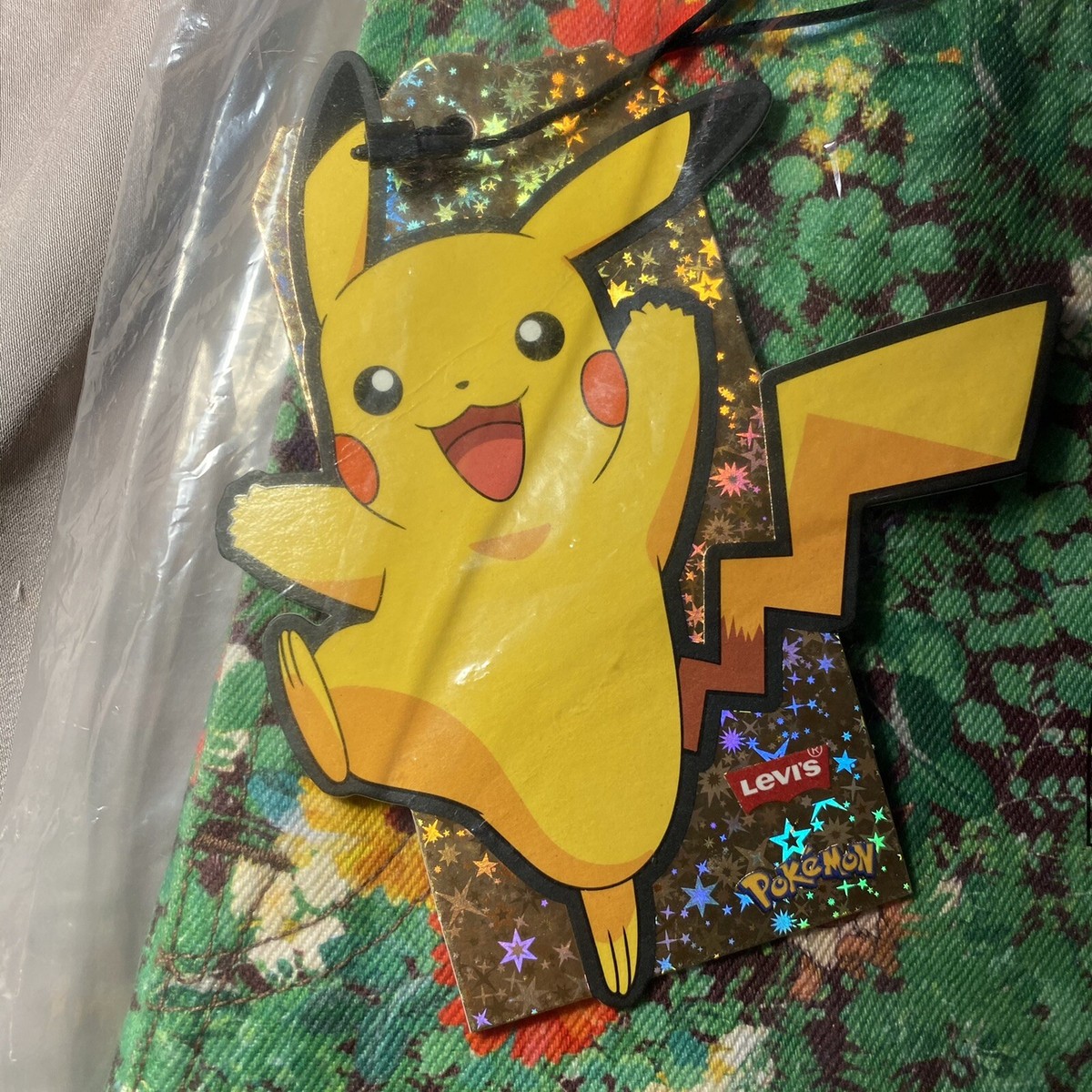 Jeans Levi's 501 édition Limitée Pokémon 25th Anniversary - Taille 34x30 - Vert - Neuf Avec étiquettes