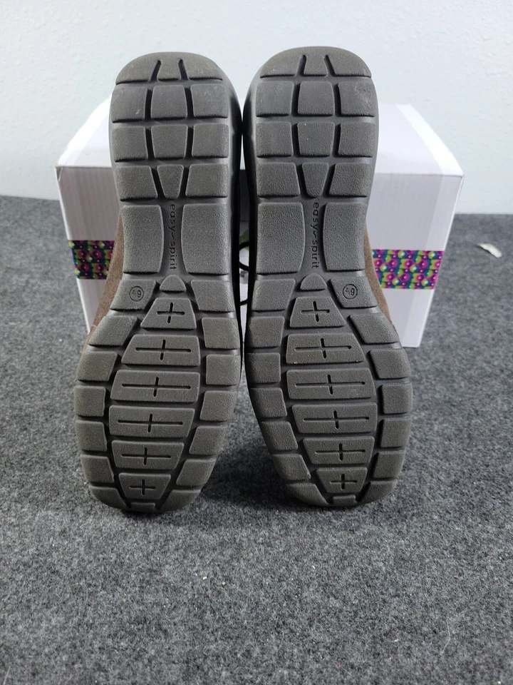 Easy Spirit Mujer Adagio Tierra Gamuza Encaje Botín Punta Redonda Chocolate 6.5 Foto 3 de 4