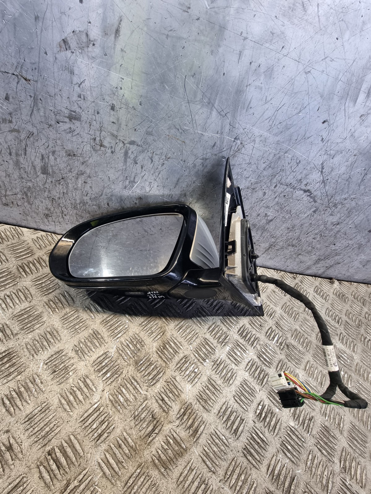 MERCEDES E220 WING MIRROR FRONT LEFT A2138102500 W213 2.0L AUTO DSL SALOON 2016