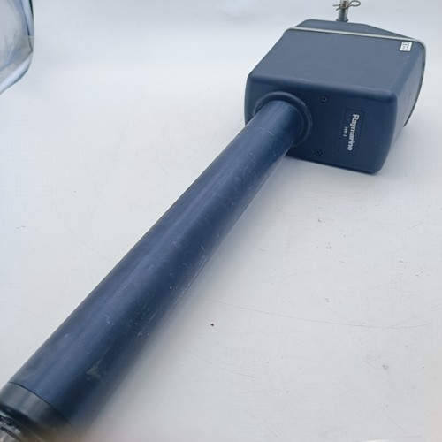 Raymarine Type 2 12 Volt Autopilot Long Shaft Linear Drive Up to 20,000kg X30 - Picture 4 of 19