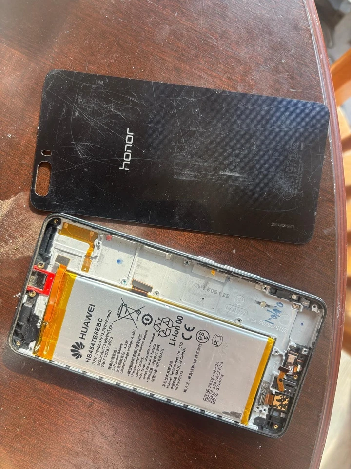 Smartphone Huawei Honor 6 para Piezas - Incluye Batería, Tapa Trasera y Pantalla Foto 2 de 2