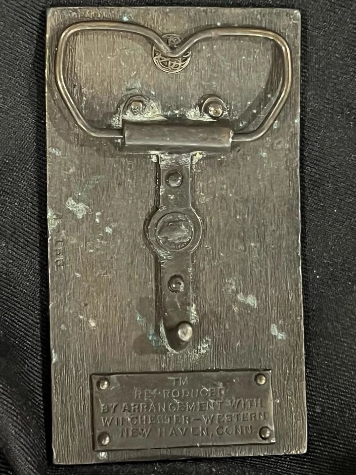 De colección Winchester Repetiting Arms New Haven Conn. Rifle Pistola Latón Hebilla de Cinturón Foto 4 de 4