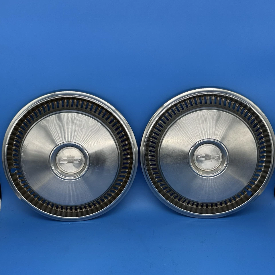 Chevy Camaro Chevelle Nova 1975-1981 cubierta de rueda tapacubos central par OEM Foto 3 de 4