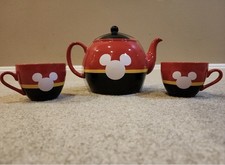 Walt Disney Mickey Mouse Tea Pot Black Red With Two Matching Tea Cups Set New