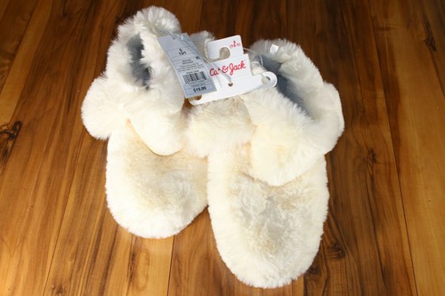 ! Girls 13/1 Bootie Fluffy Soft Slippers small Night White/Ashlee Faux Fur NWT ! - Picture 2 of 7