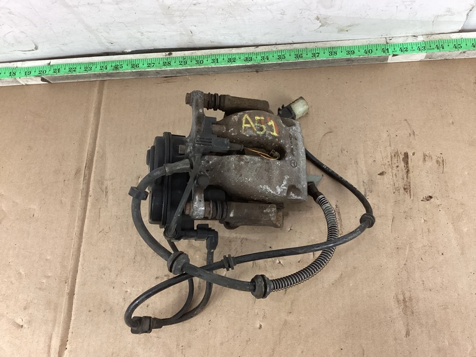 2013-2016 Mercedes Benz GL450 Disc Brake Caliper Holder OEM - Image 2 of 4