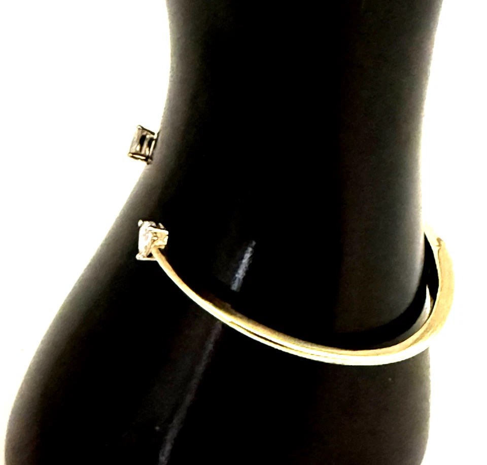 Браслет на петлях Nadri золотистый плавающий фианит кубический цирконий открытая манжета - Изображение 3 из 4