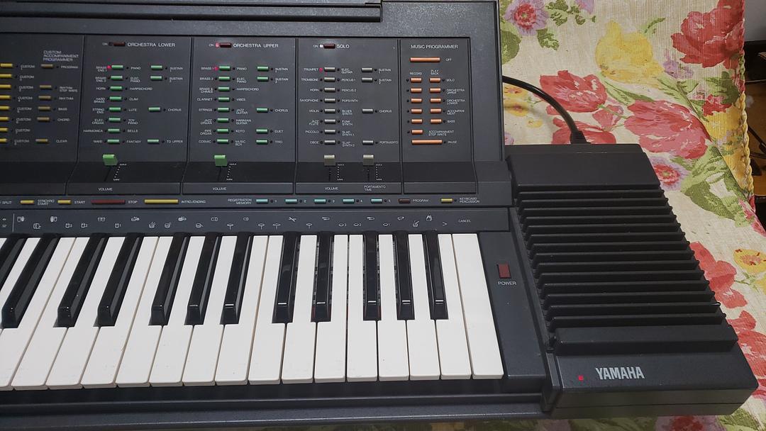 ★ シンセサイザー YAMAHA PSR-6300 ポータブル キーボード Yamaha PSR-6300 61 keys portable keyboard synthesizer w