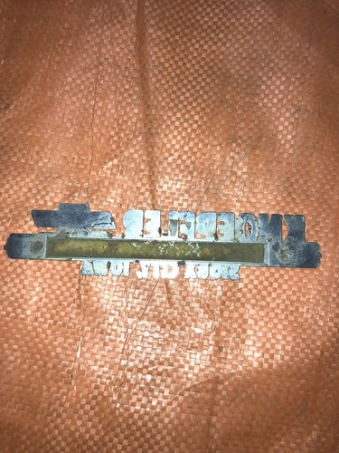 Vintage Dealer Emblem KNOEPFLER GEO CHEVROLET CAMARO CORVETTE SIOUX CITY IA IOWA - Picture 3 of 8