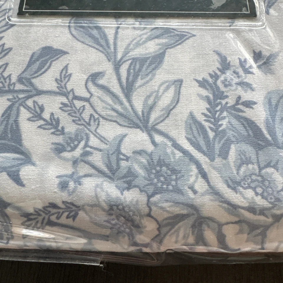 Juego de 2 Fundas de Almohada Estándar Laura Ashley BETINA Blanco y Azul Floral Nuevo con Etiquetas Foto 2 de 4