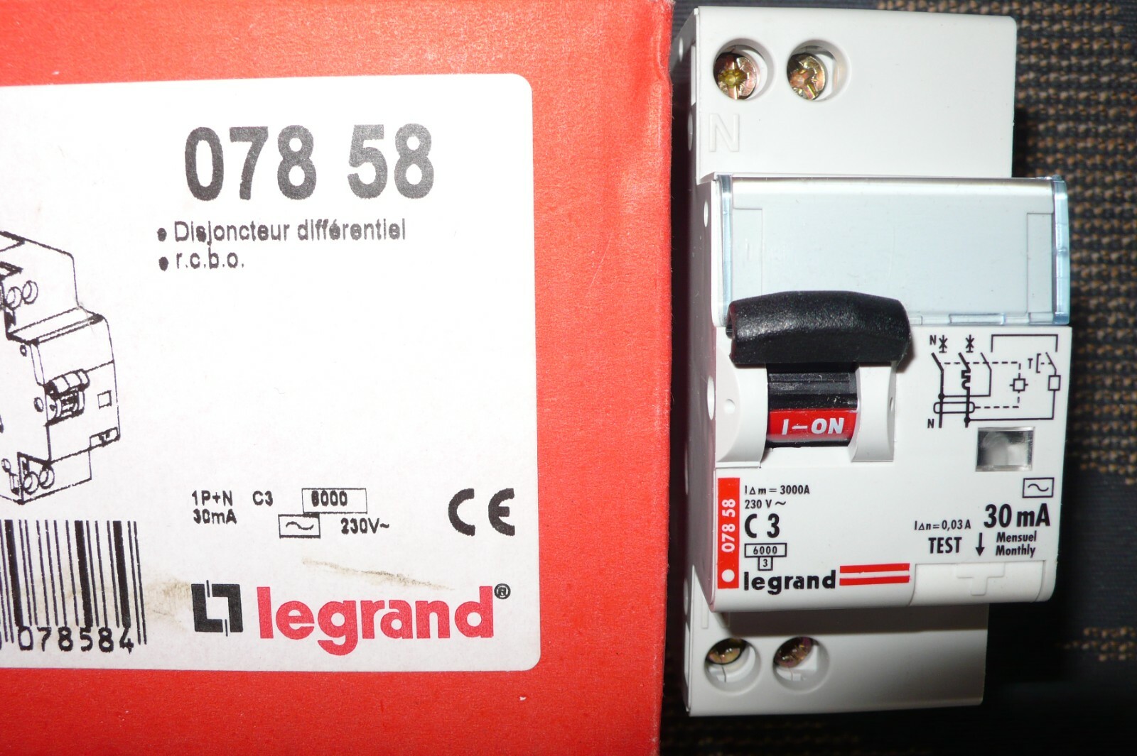 Disjoncteur différentiel Legrand 3A 30mA type AC courbe C pour tableau électrique - 4