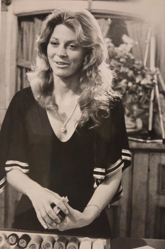 ABC Vintage 7x9 Press Photo Lindsay Wagner The Bionic Woman 