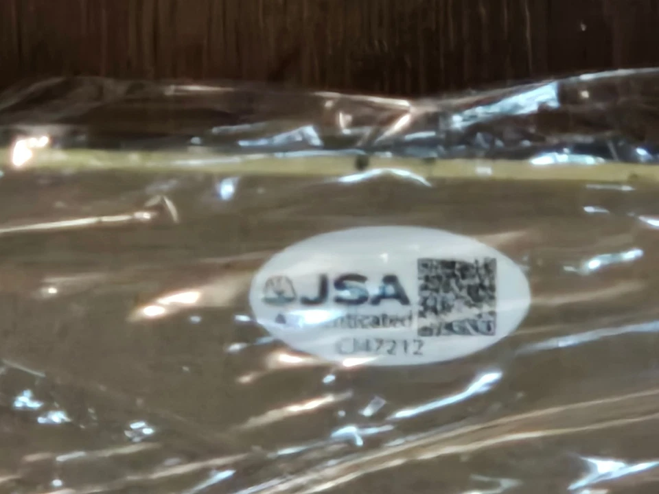 Johnny Damon JSA Certed Autographed & Framed Picture 8.5 x10 + Jeter Replica - Image 4 of 4