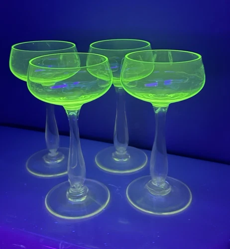 S/4 Antique Coupe Green Uranium Depression Vaseline Glass Sherbet Stems Glow