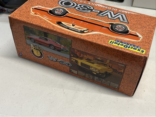 EXACT DETAIL 1:18 SCALE 1970 OLDSMOBILE 442 W-30! ORANGE/BLACK STRIPES!! NIB!! - Picture 3 of 10