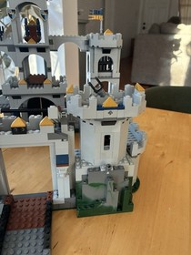 LEGO Castle: King's Castle Siege--7094 (incomplete) + 7093 Parts