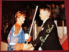 Wayne Gretzky Edmonton Oilers & Mr. Hockey Gordie Howe Dual Signed 8x10 Photo!