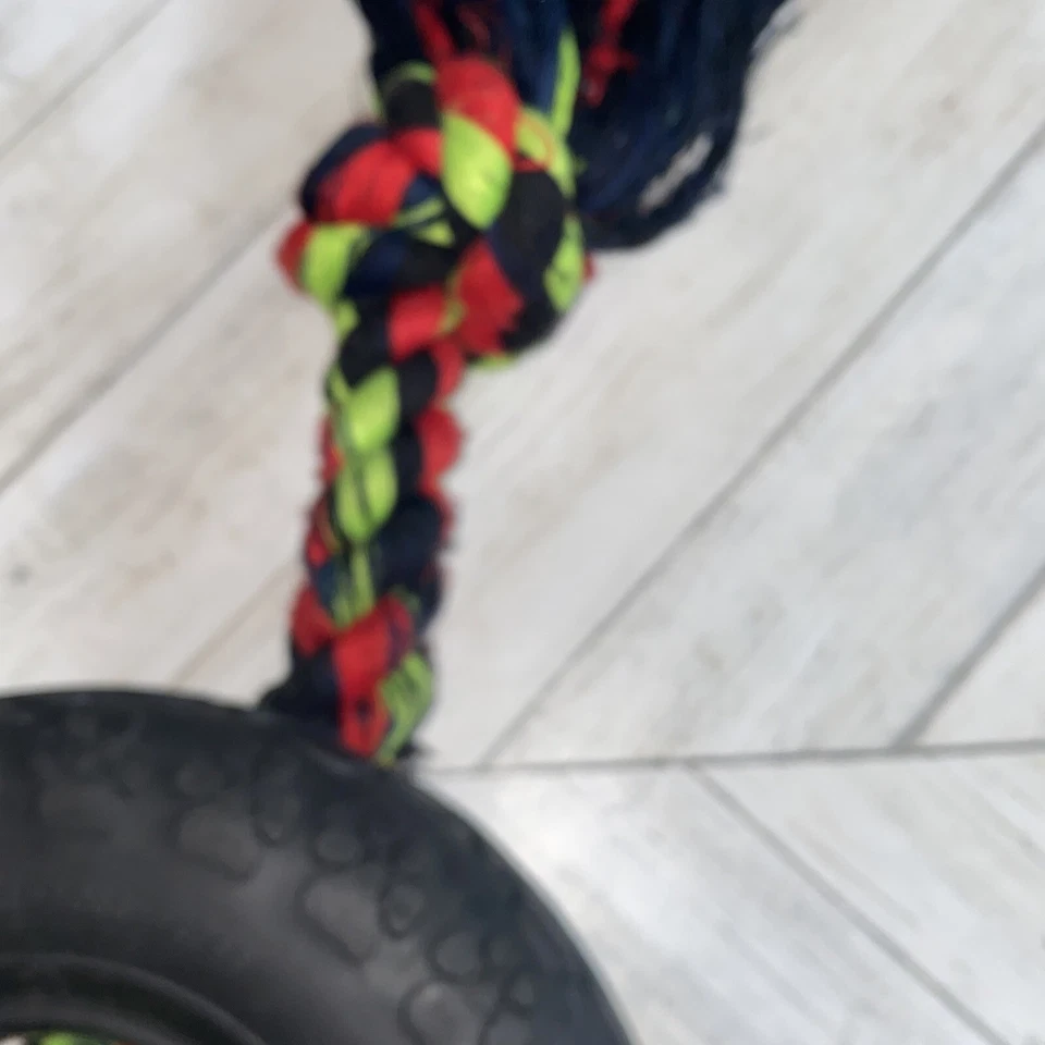 Tirador y tirador Mammoth TireBiter2 para masticadores fuertes perros grandes de hasta 90 libras Foto 4 de 4