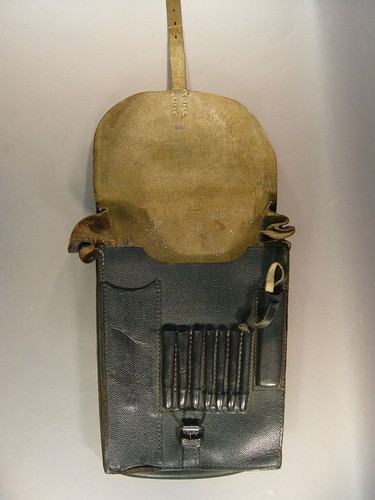 143560: Wehrmacht Heer Kartentasche, schwarzes Leder, Hersteller: bml / 43, 1943 - Bild 2 von 14