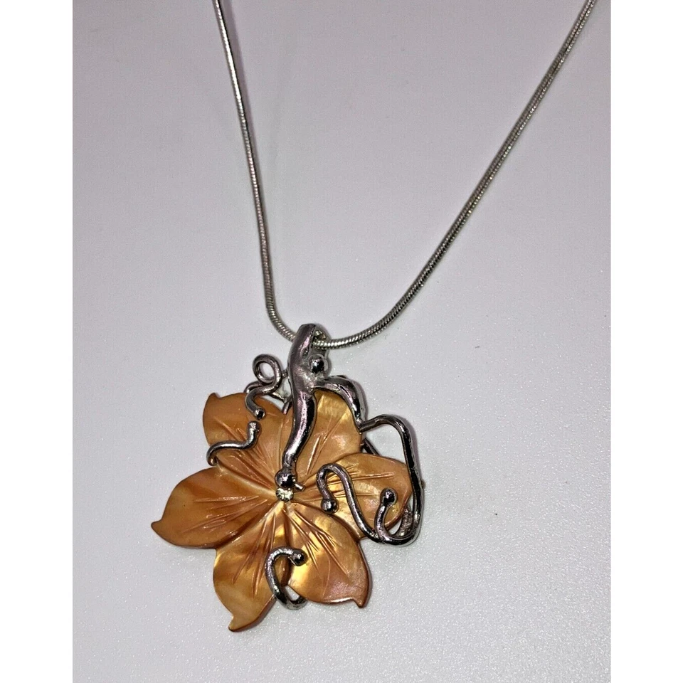 ¡Collar colgante modernista escultórico concha de mejillón/flor tallado otoño 24"! Foto 2 de 4