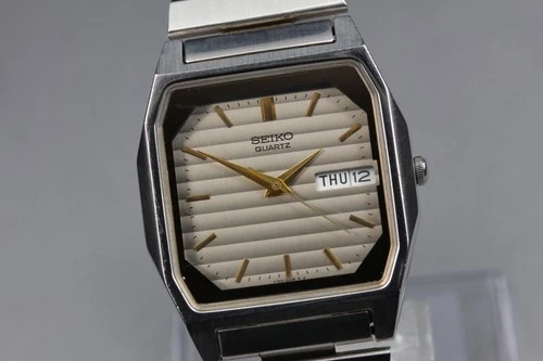 Vintage 1994 [Exc+5] Seiko V743-5A00 Silver Day Date Tank 33mm Qz Men's Watch