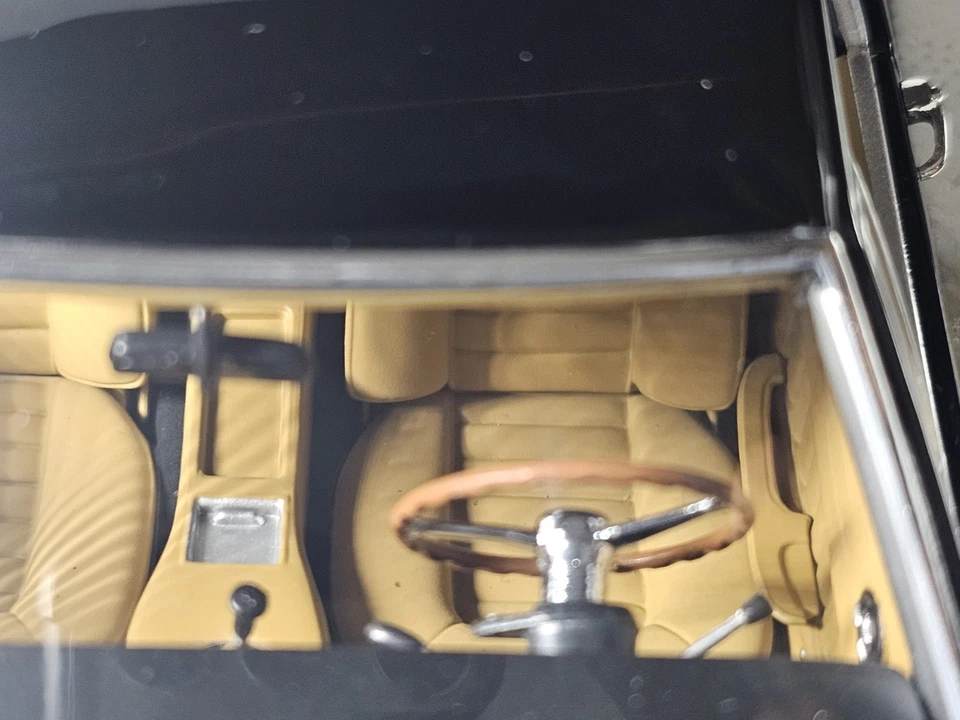 Minichamps  1:18 Maserati Ghibli  1969 Black Colour  Diecast Model Car - Image 3 of 4