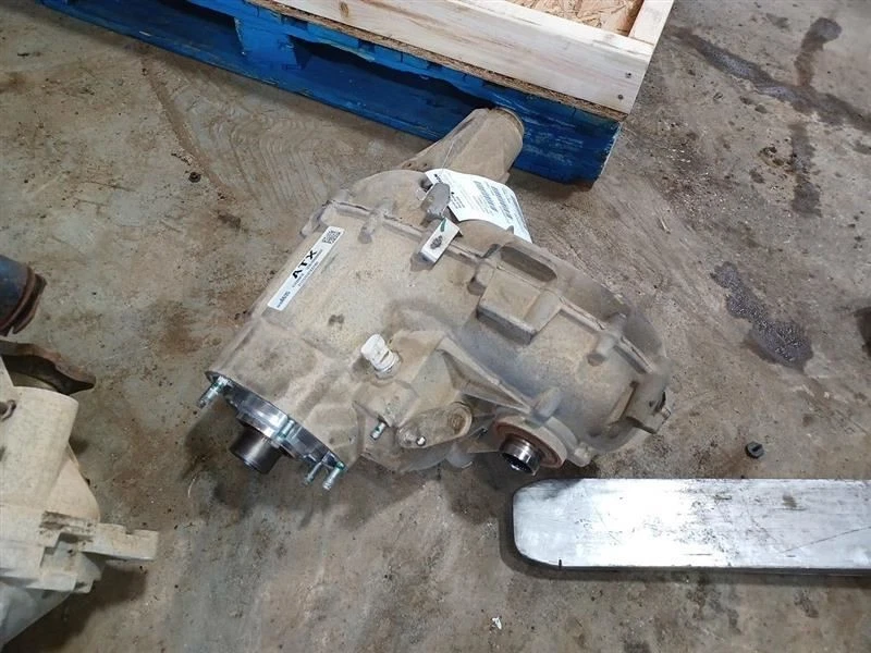 Transfer Case 84308635 18-19 雪佛兰索罗德 1500 2716709 — 第 3/4 张图片