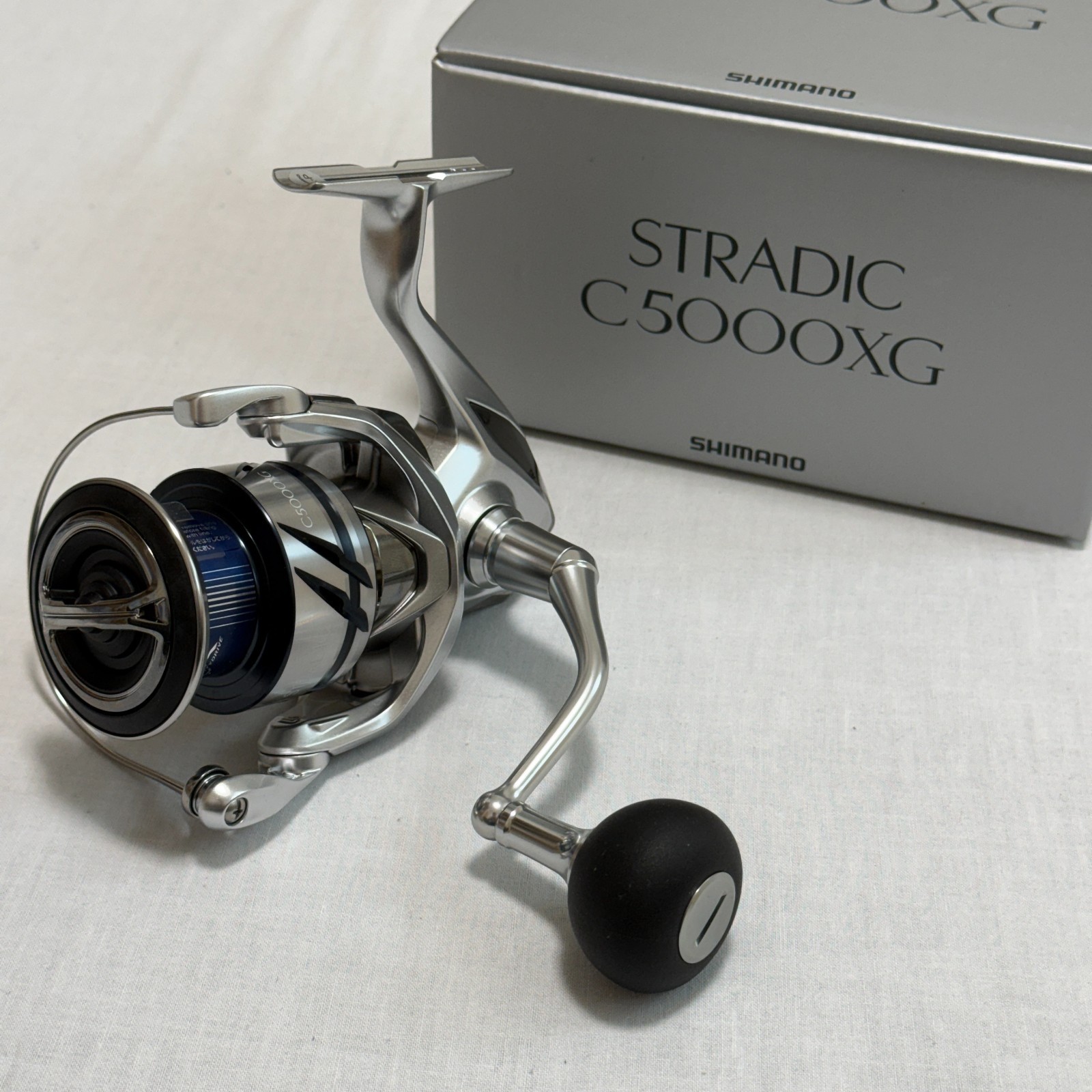 Shimano 23 STRADIC C5000XG Spinning Reel from Japan