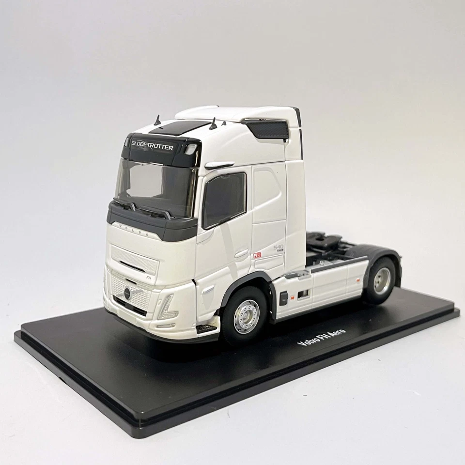 Volvo FH Aero 540 Globetrotter tracteur 1/43 blanc - Eligor 118347