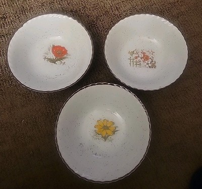 3Vintage OTAGIRI Japan Ceramic Speckled Flowered Vegetable Serving/Cearal Bowls 