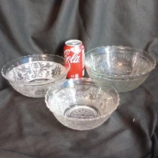 Set of 3 Vintage Anchor Hocking Sandwich Nesting Serving Bowls 6.5" 7.5" 8.25"