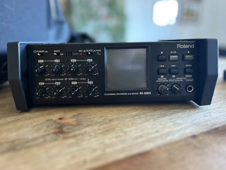 Roland R-88 Multitrack Recorder Player Multitrack