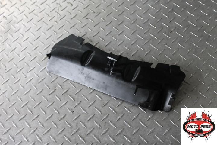 04-05 SUZUKI GSXR 750 Radiator Shield panel plastic 94457-29G00