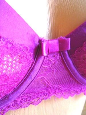 Soutien-gorge Balconnet MARIE JO 'ELEGANTE CHIC' - Modèle MORGANE - Taille 90B (FR) - Dentelle Fuchsia - Neuf Avec étiquettes