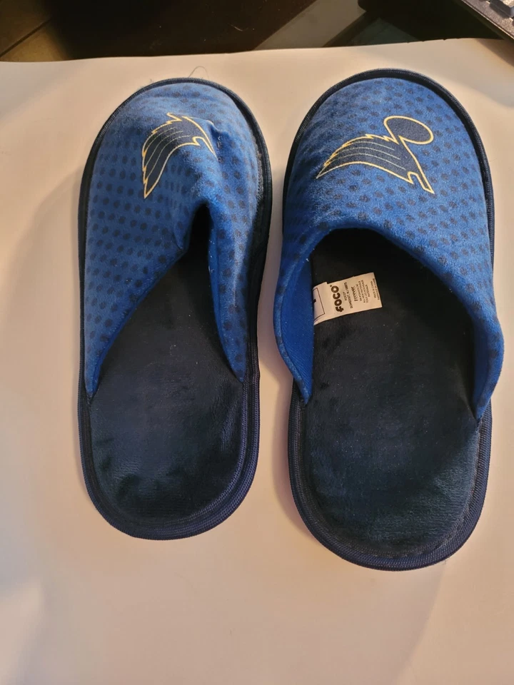 NHL St Louis Blues FOCO Slide On Slippers Ladies Size L (9-10) - Image 2 of 4
