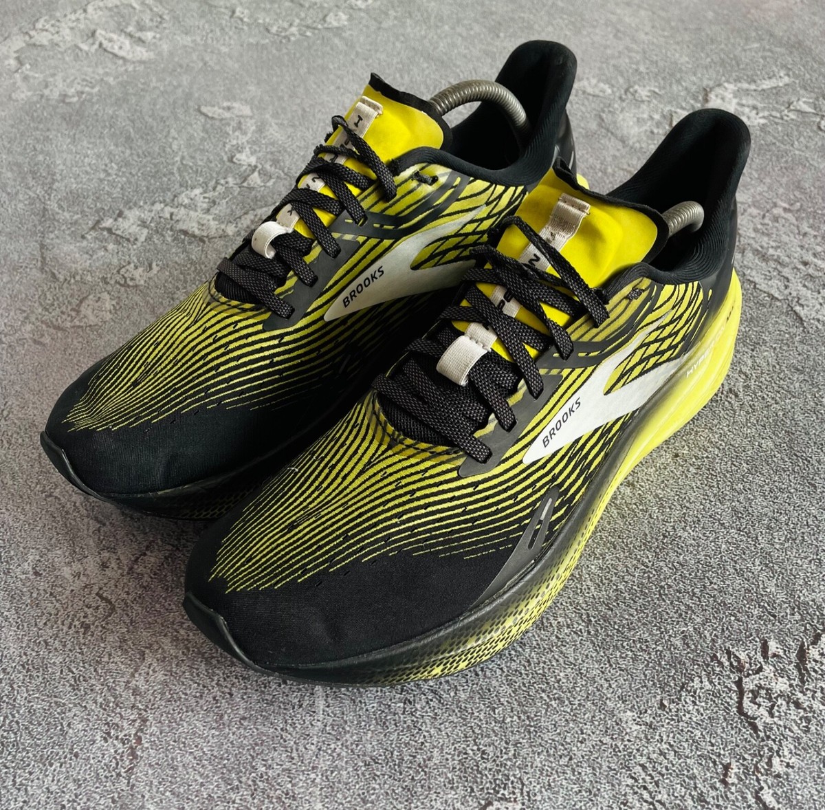 Brooks HyperionMax 23cm ブラック Brooks Hyperion Max 2 Men's Black/Gold/Pink – Holabird Sports